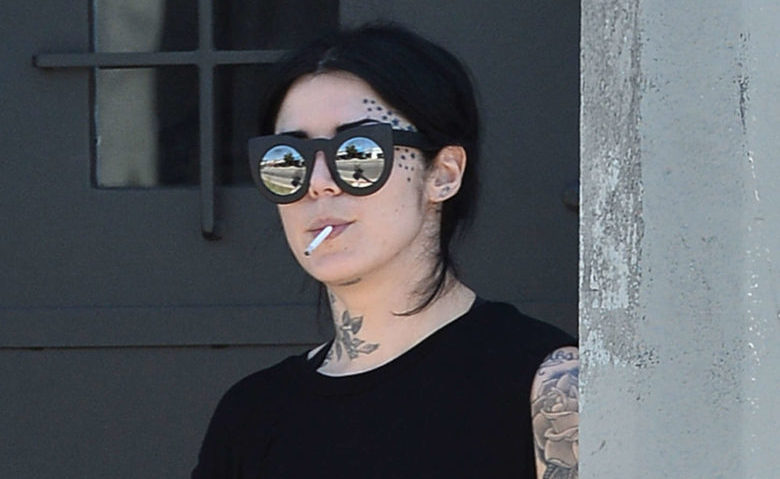 Kat-Von-D--Smoking-in-Los-Angeles--02