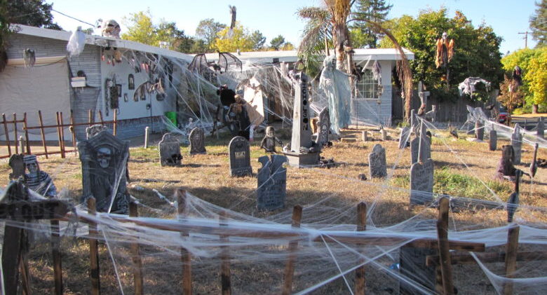 Halloween houses in Novato 005