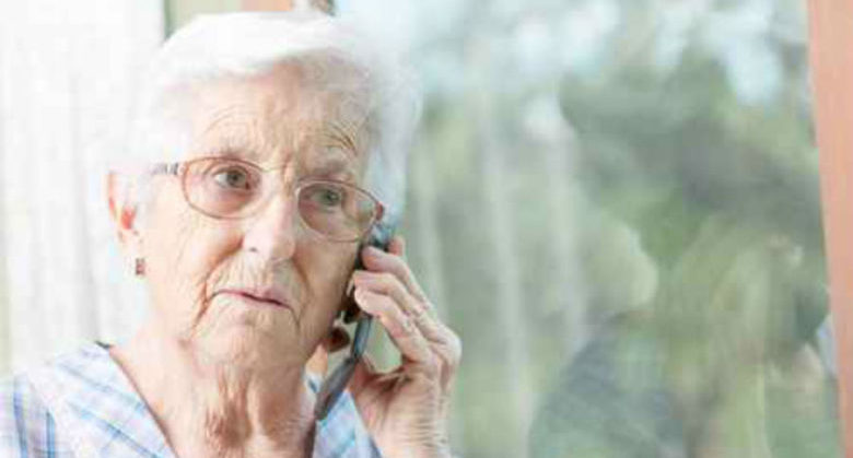 Older_woman_on_phone_photopitu_Fotolia